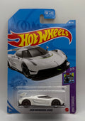 Hot Wheels 86/250 - HW Torque 2/5 - 2020 Koenigsegg Jesko White